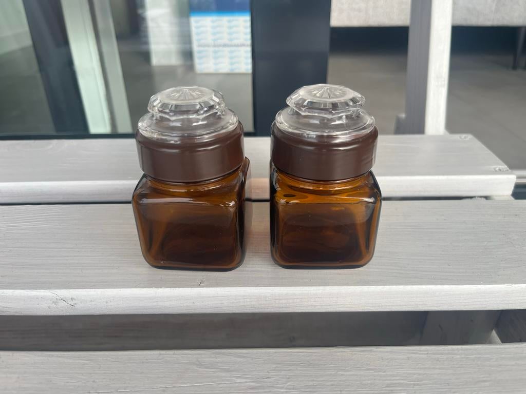 Set van 2 kleine vintage flesjes met glazen dop, Ophalen