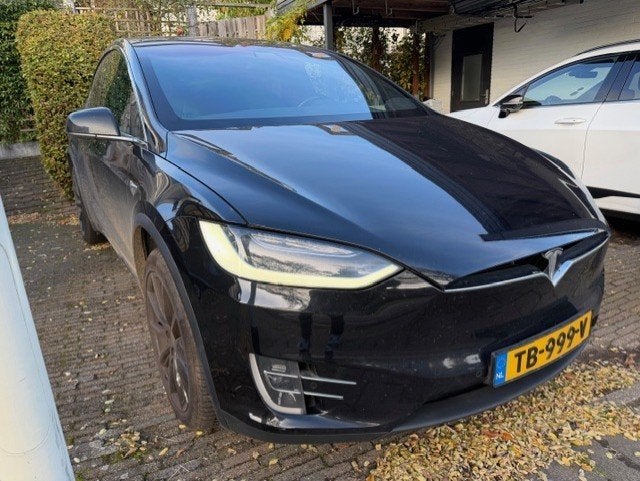 Tesla Model X 2018 Zwart, Auto's, Automaat, Zwart, 2433 kg, 137 €/maand
