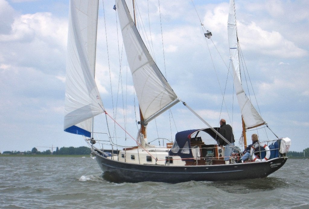 Van de Stadt zeilschip, Piranha, Watersport en Boten, Ophalen, Staal, Binnenboordmotor, S-spant