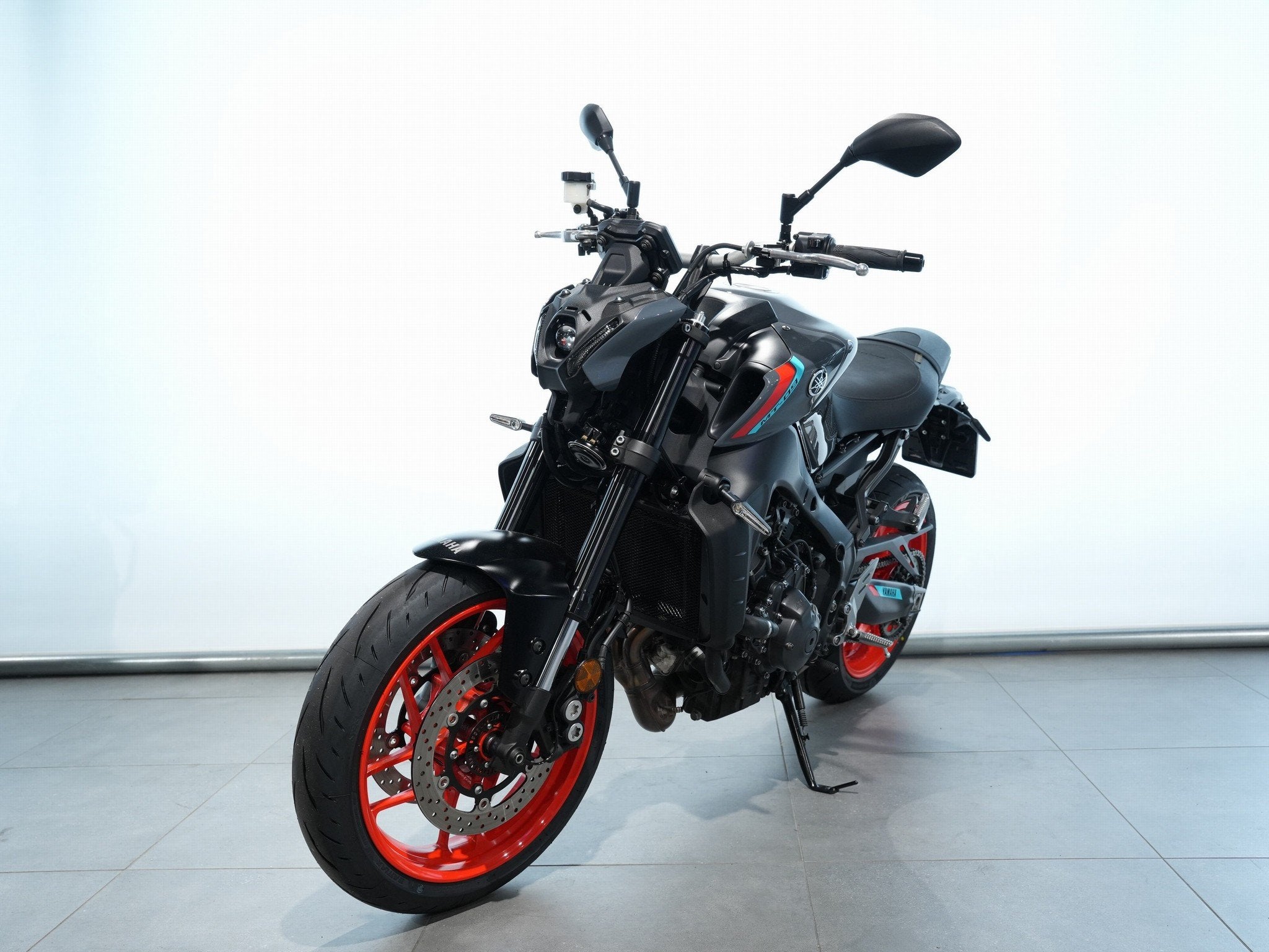 Yamaha MT-09 ABS (bj 2021), Klantenservice@yamaha-motor.nl, Meer dan 35 kW, Koolhovenlaan 101
1119 NC  Schiphol-Rijk, NL, Naked bike