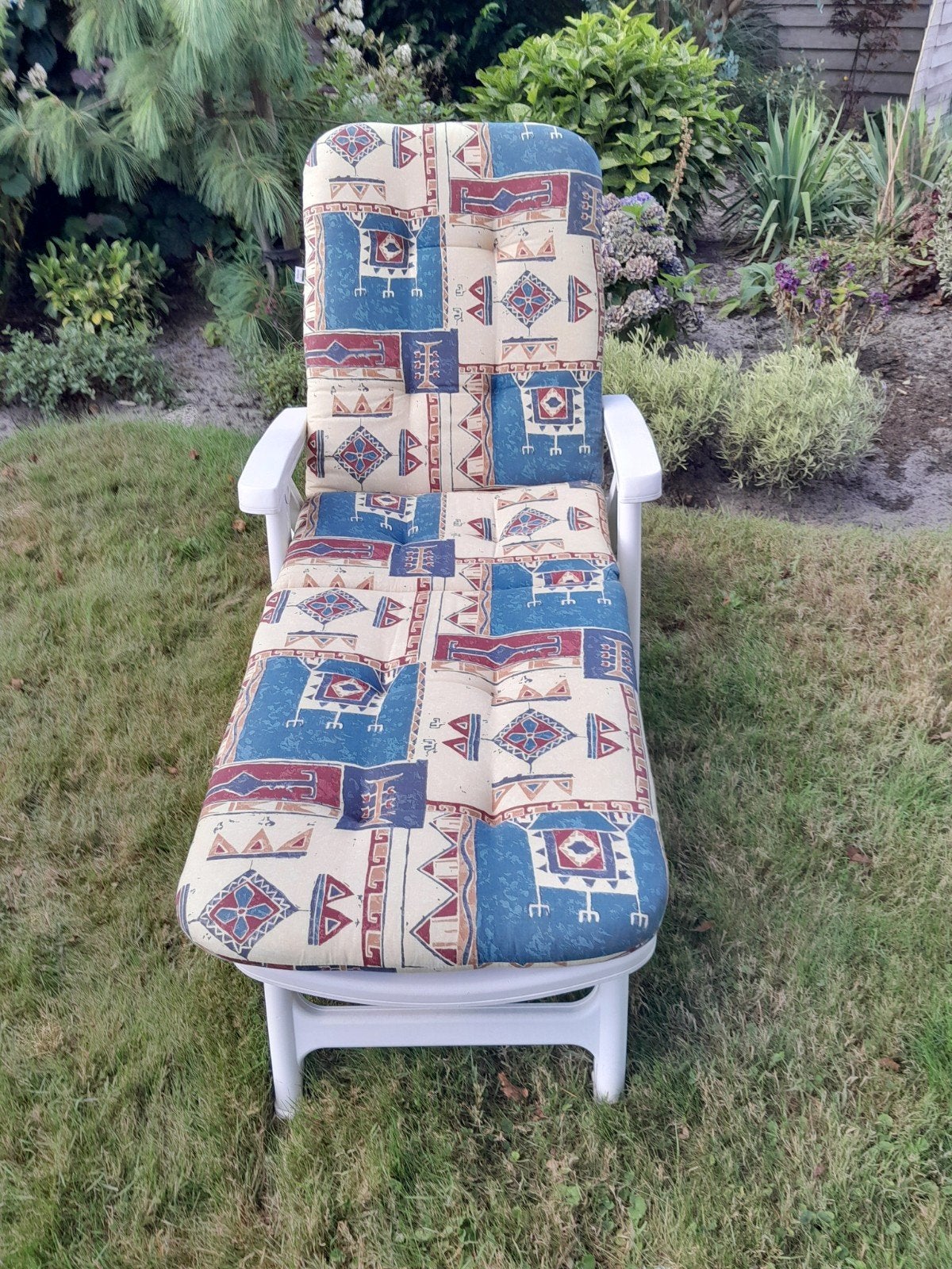 Tuinstoel  / Ligstoel op wielen met kussen ., Tuin en Terras, Tuinstoelen, Ophalen, Gebruikt, Kunststof, Verstelbaar