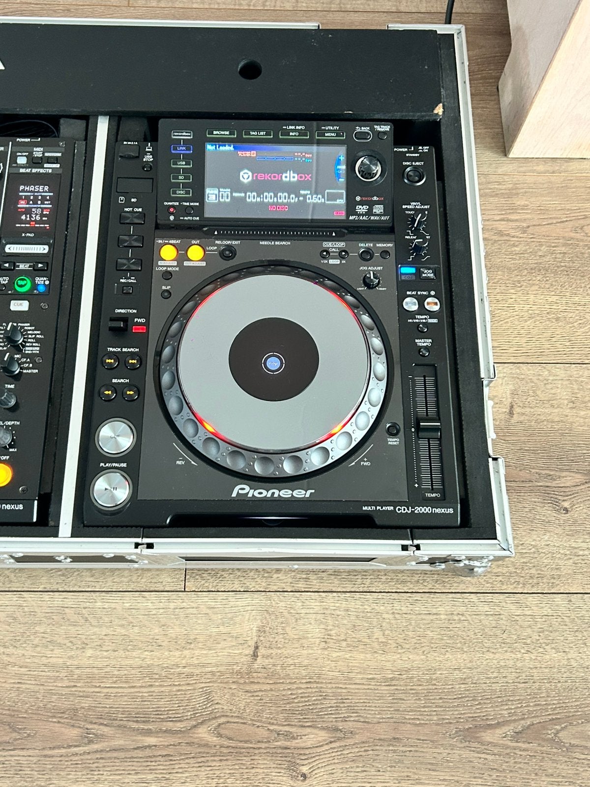 Foto 5 van Pioneer djm 900, 2x cdj 2000 nexus + flightcase