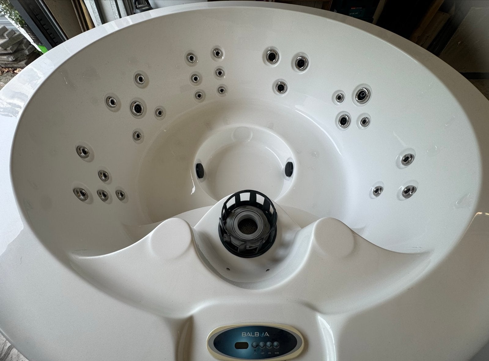 🌴Ronde Balboa Jacuzzi 5 Persoons🌴, Tuin en Terras, Bubbelbaden en Hottubs, Ophalen of Verzenden, Zo goed als nieuw, Vast