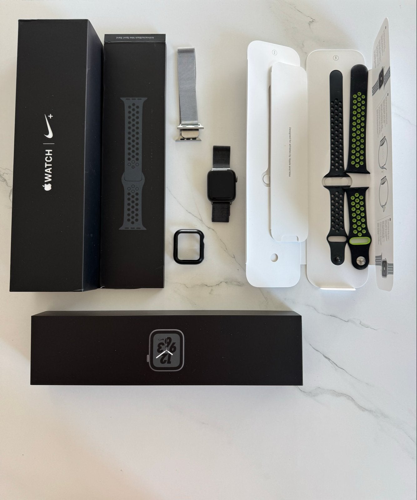 Apple Watch Nike Series 4 40mm GPS + Extra Bandjes, Sieraden, Tassen en Uiterlijk, Smartwatches, Afstand, Zwart, IOS, Ophalen of Verzenden