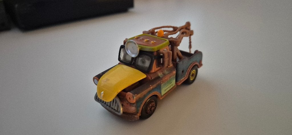 Disney Pixar Cars Dr. Abschlepp, Kinderen en Baby's, Speelgoed | Speelgoedvoertuigen, Ophalen of Verzenden, Gebruikt