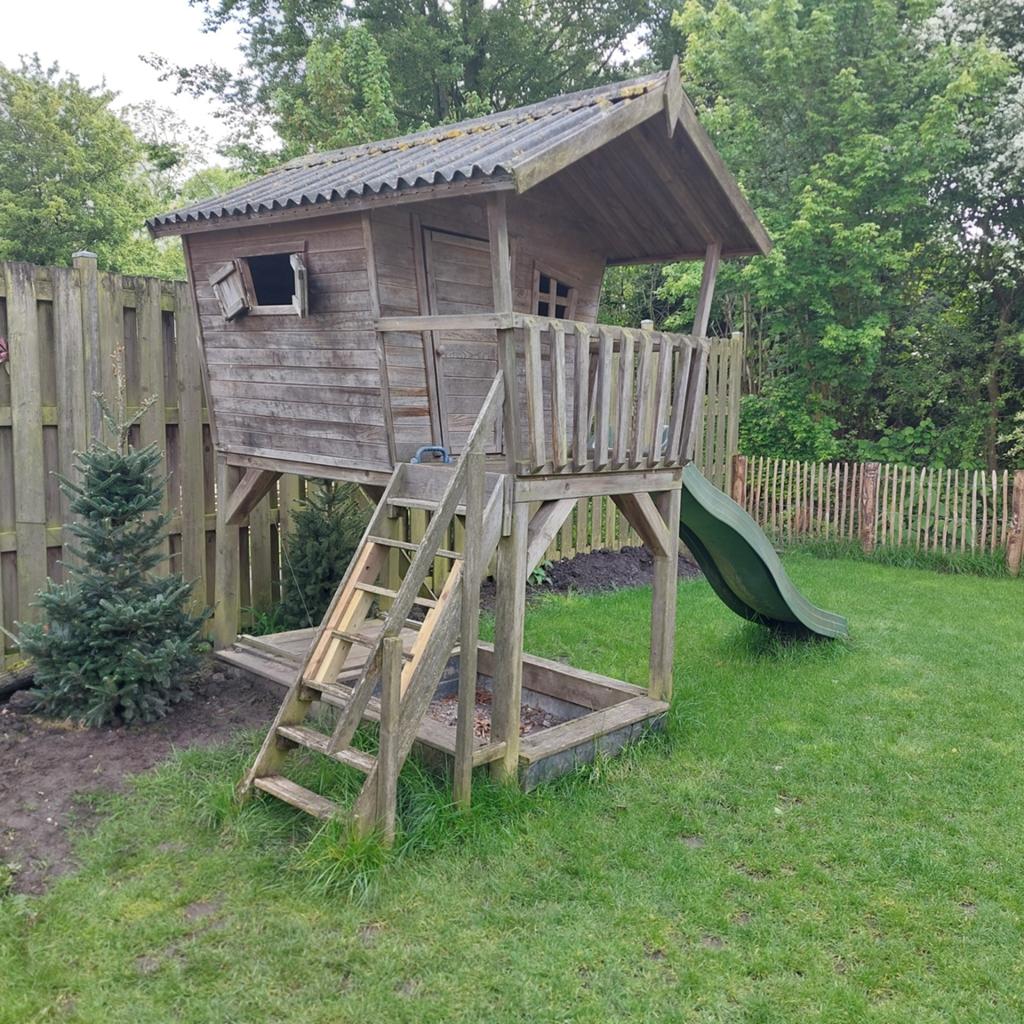 Houten speelhuis met glijbaan en zandbak, Ophalen, Gebruikt, Hout
