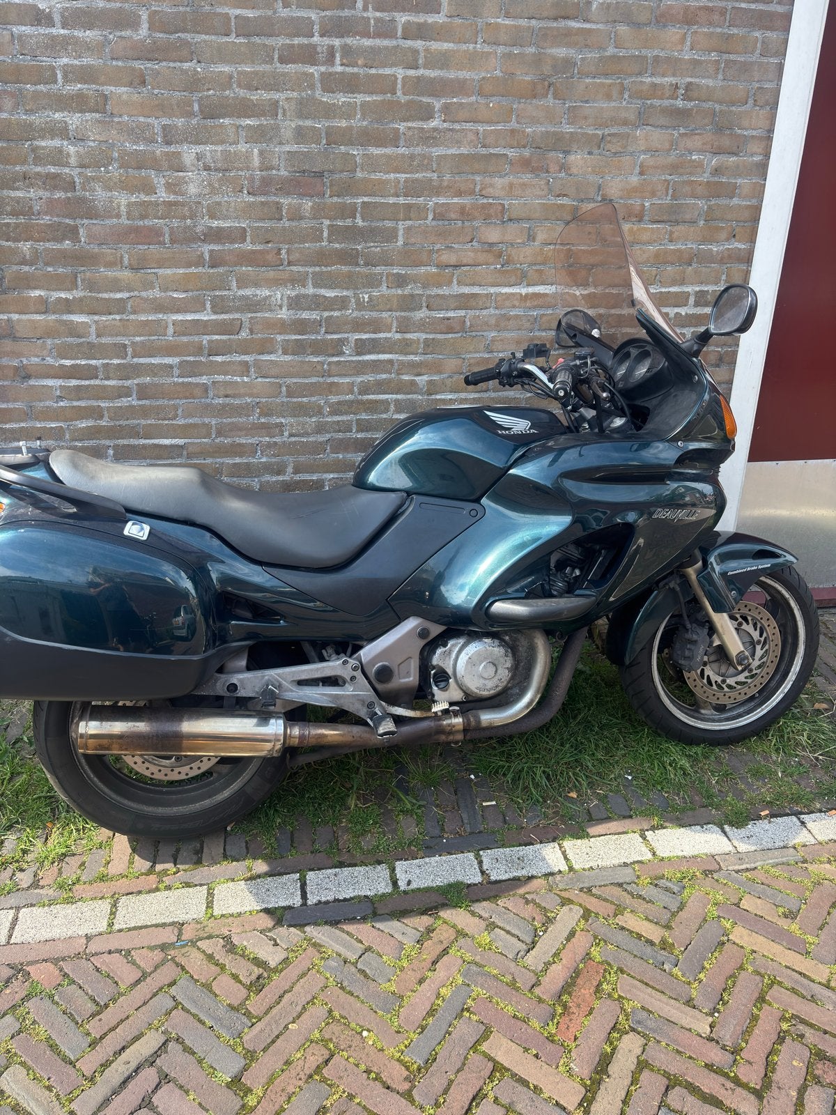 Honda NT650V Deauville 2002, Motoren, Cardan-aandrijving, 2 cilinders, Motorrijbewijs A, Gebruikt