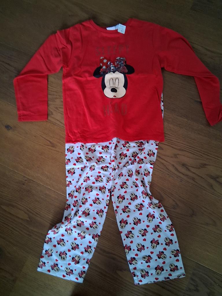 vrolijke kinderpyama rood/wit  maat 122, Nacht- of Onderkleding, Meisje, Nieuw, Ophalen of Verzenden