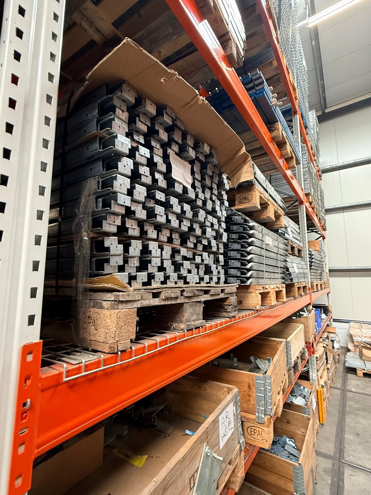 Dieptedragers 1100 mm voor zware belasting € 6,95 per stuk, Ophalen of Verzenden
