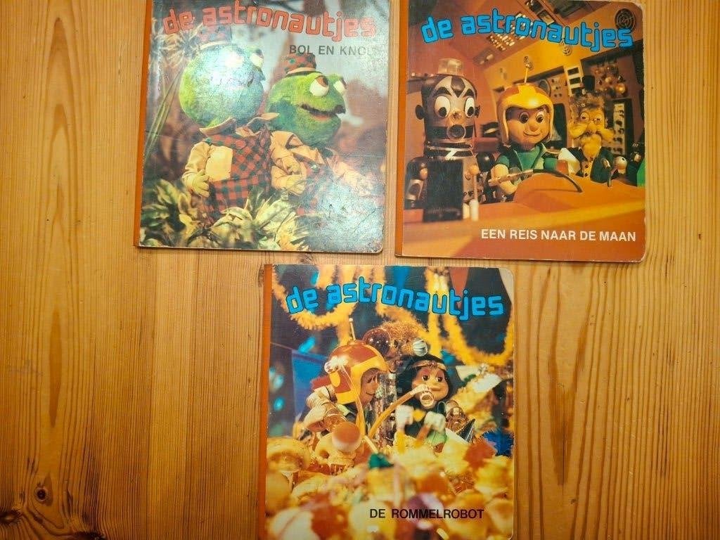 3 titels van de astronautjes., Eén stripboek, Ophalen of Verzenden, Gelezen
