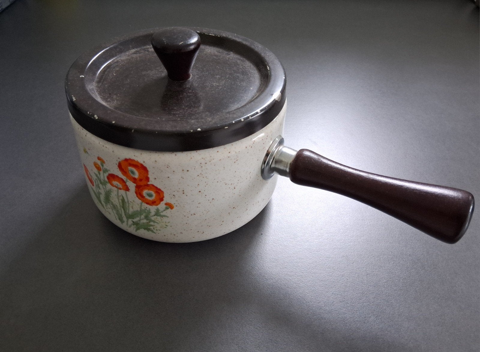 Steelpannetje met bloemmotief, Huis en Inrichting, Keuken | Potten en Pannen, Gebruikt, Met deksel, Ophalen of Verzenden, Kookpan