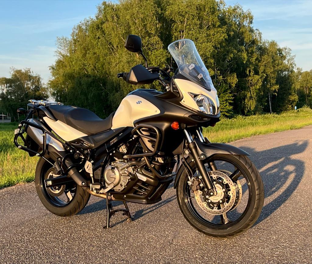 Nieuwstaat Suzuki V-Strom 2012 - nog geen 600km! DL650, 2 cilinders, Occasion, Particulier, Toermotor