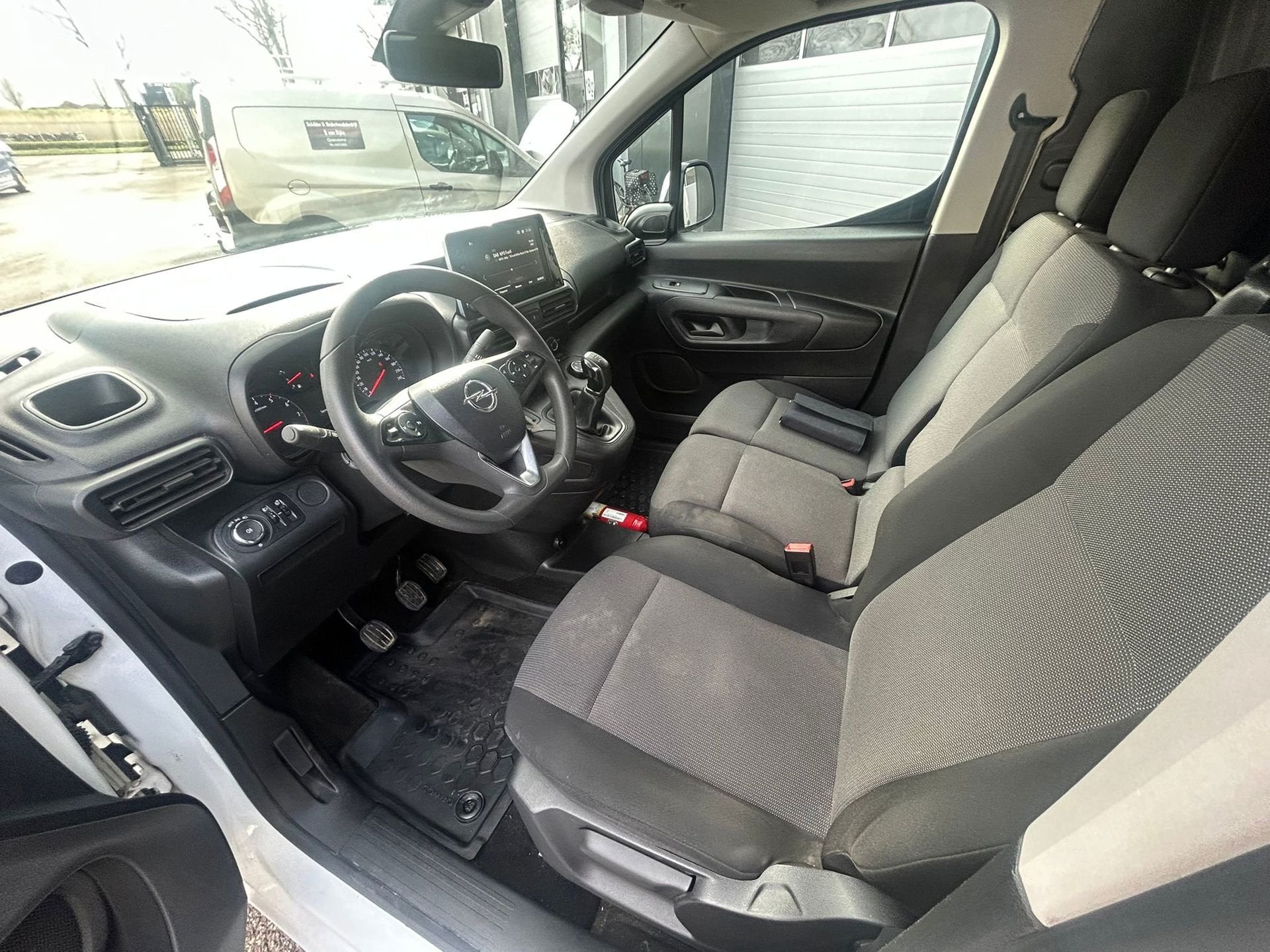Opel Combo 1.5 d edition l2 h1 130 pk 3 personen, Auto's, Voorwielaandrijving, Stof, Gebruikt, 4 cilinders