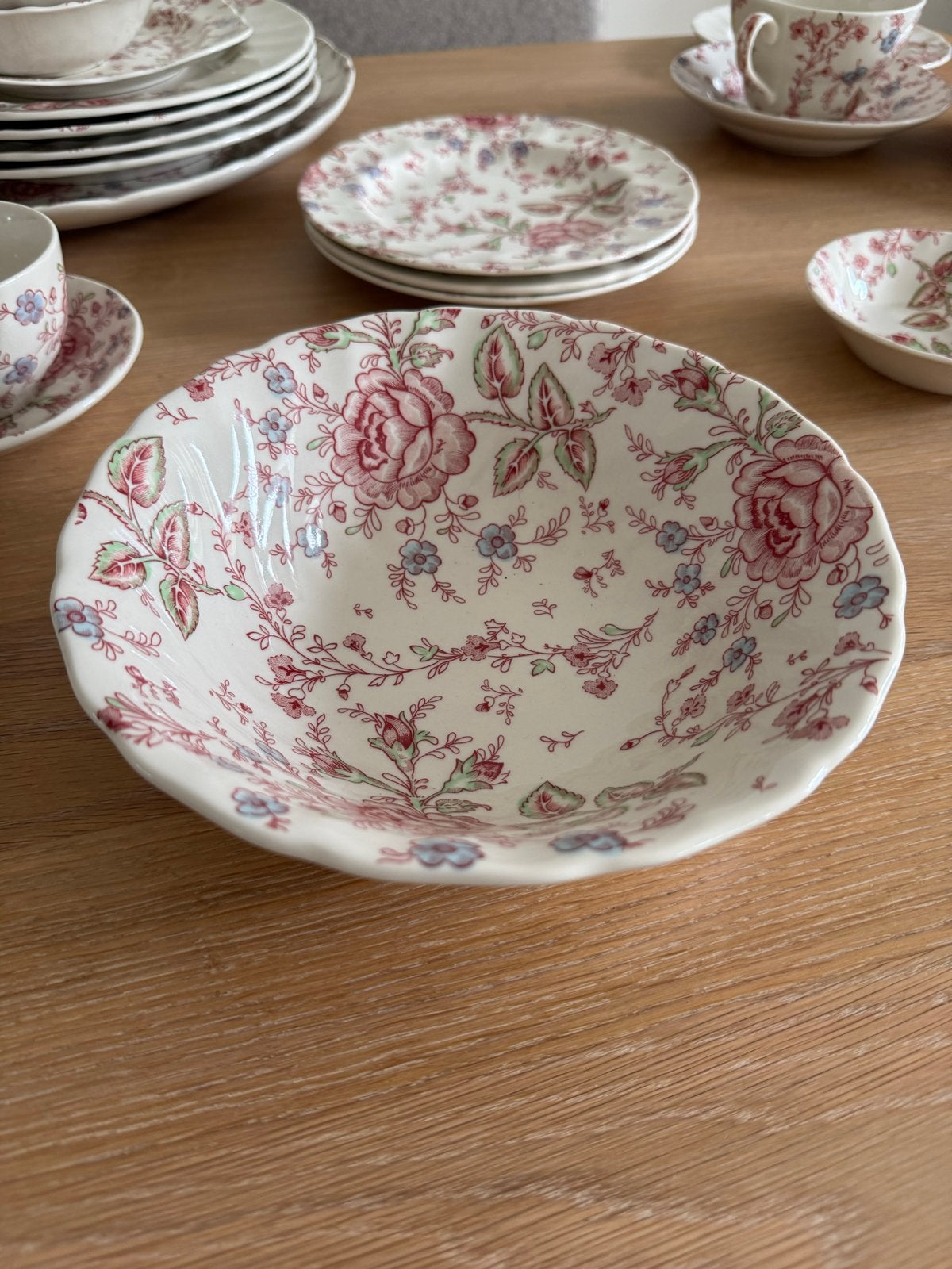 Johnson Bros England Rose Chintz schaal 20cm, Ophalen, Gebruikt, Overige merken, Keramiek