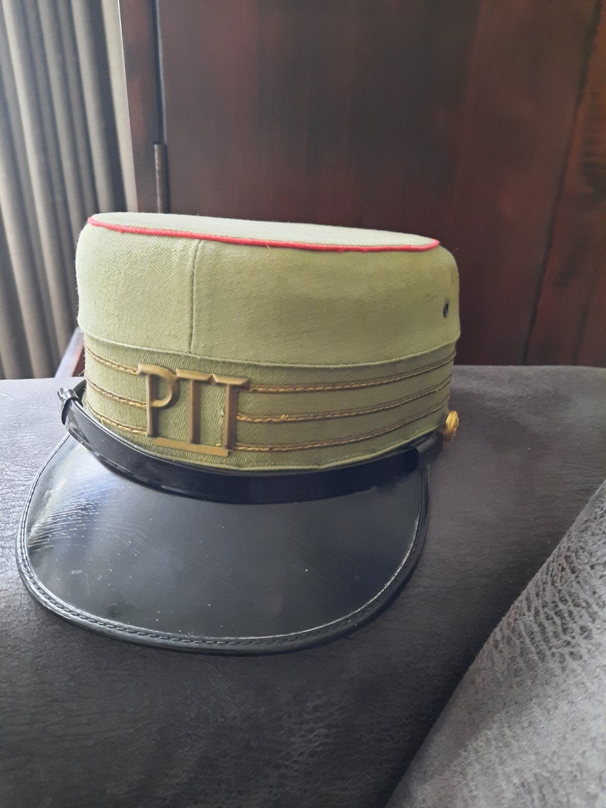 Vintage PTT Pet, Ophalen