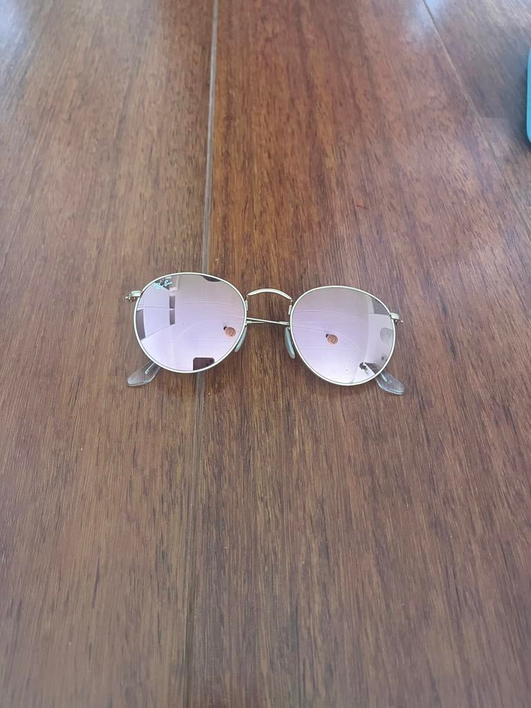 Goudkleurige Rayban zonnebril met roze spiegel glazen, Gebruikt, Zonnebril, Verzenden, Ray-Ban