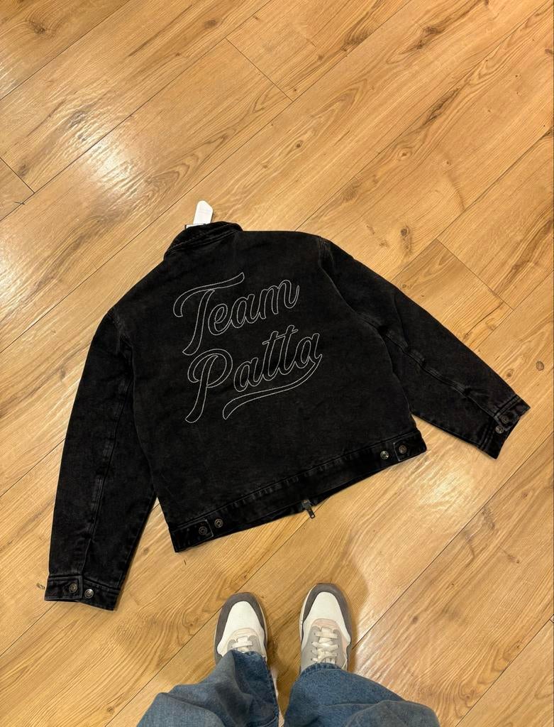 Patta Team Patta Denim Jacket Zwart - Maat XL, Ophalen of Verzenden, Zo goed als nieuw, Maat 52/54 (L), Zwart