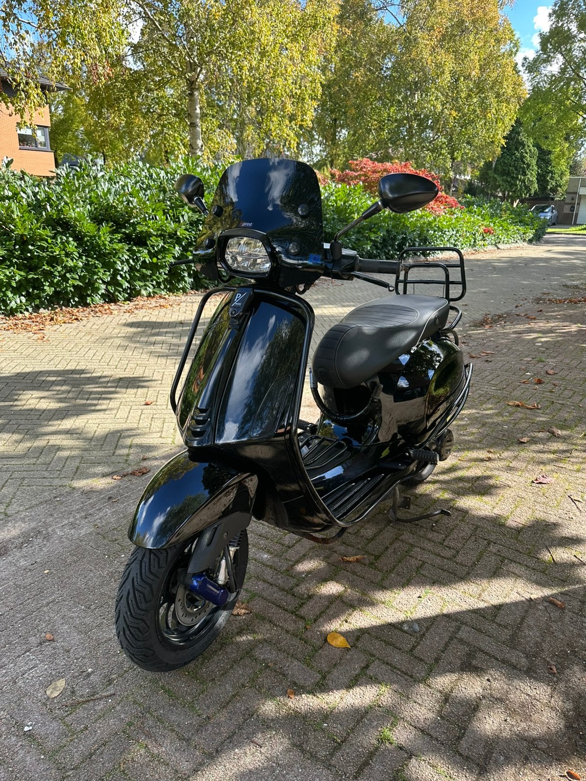 Glanszwarte Vespa Sprint 2020 + Extras, Ophalen, Zo goed als nieuw, Benzine