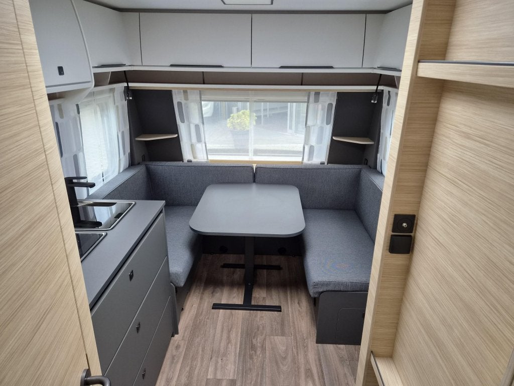 Fendt Apero 495 SG Gratis Mover!, Standaardzit, Bedrijf, 1250 - 1500 kg, 2 aparte bedden