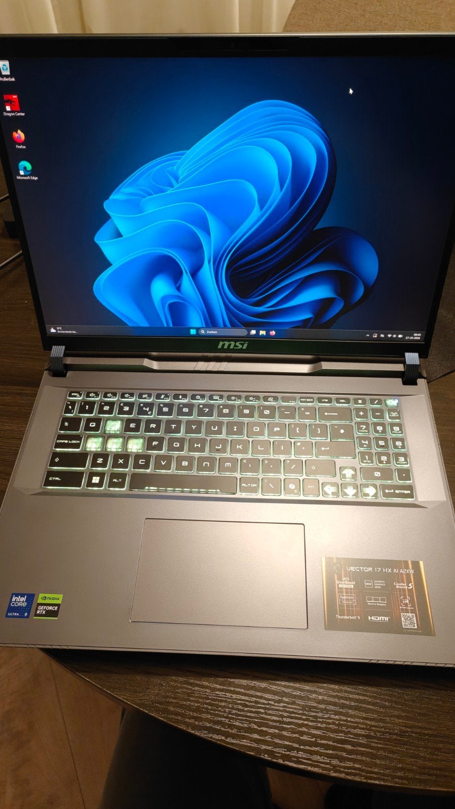 MSI Vector 17 RTX 5090 24gb Gaming Laptop, Ophalen of Verzenden, Zo goed als nieuw, Gaming, SSD