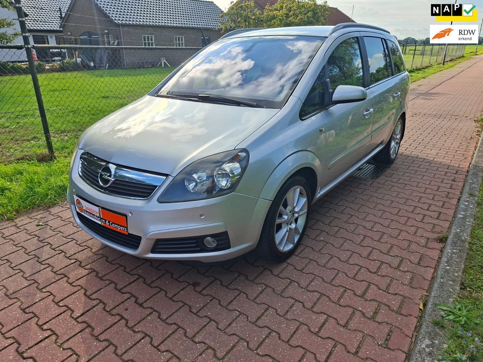 Opel Zafira 2.2 Cosmo AUT NAP 7-Persoons APK!, Gebruikt, 4 cilinders, 150 pk, 7 stoelen