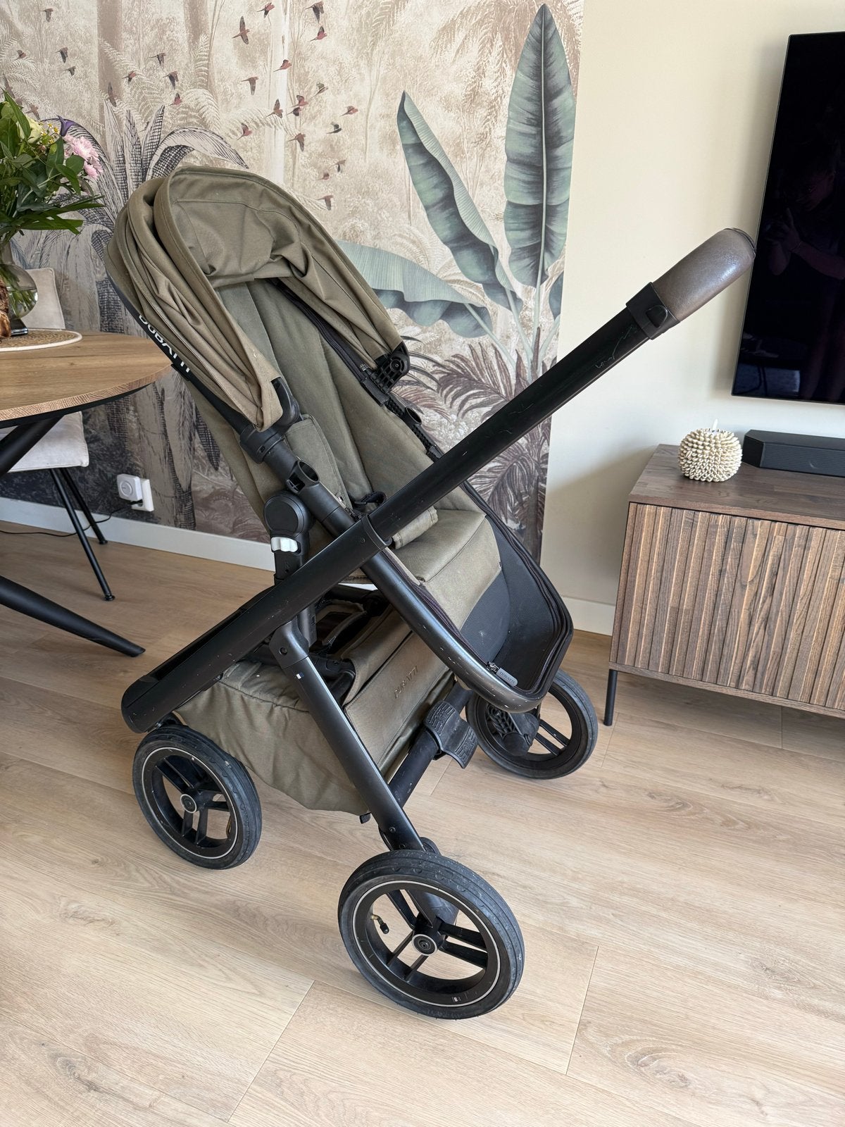 Dubatti one kinderwagen groen, Kinderen en Baby's, Kinderwagens en Combinaties, Gebruikt, Kinderwagen, Overige merken, Verstelbare duwstang