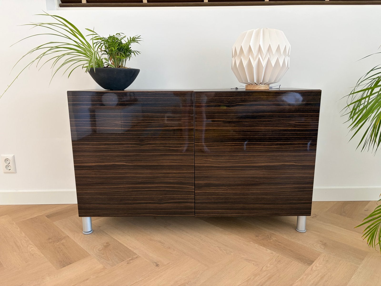 IKEA Besta Kast met deuren - Hoogglans bruin, Ophalen, Overige materialen, Gebruikt, 100 tot 150 cm