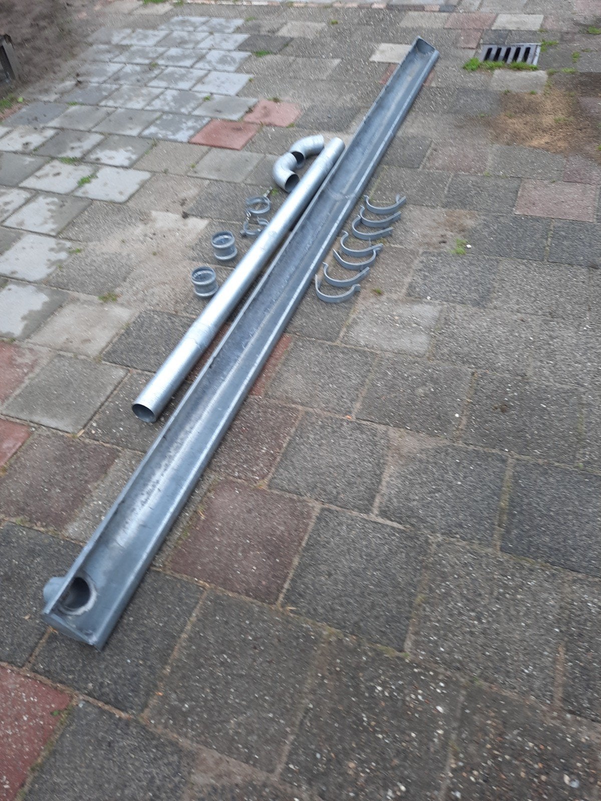Complete dakgoot met afvoer, Ophalen, 2 tot 4 meter, Zink, 80 mm of meer