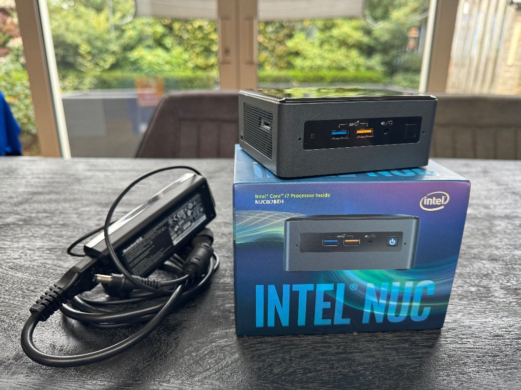Intel NUC8i7BEH – i7 / 8GB RAM / 500GB SSD – Windows 11, Computers en Software, Gebruikt, 2 tot 3 Ghz, 8 GB, Intel