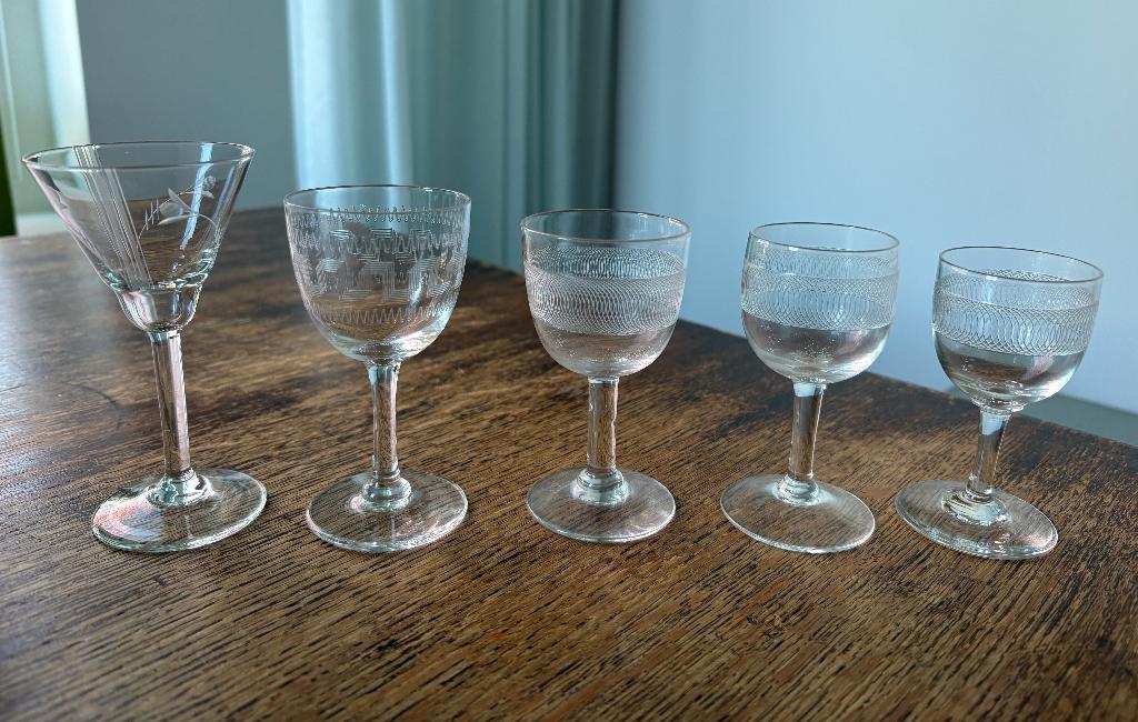 5 oude wijngaasjes, Glas of Glazen, Gebruikt, Ophalen of Verzenden, Glas