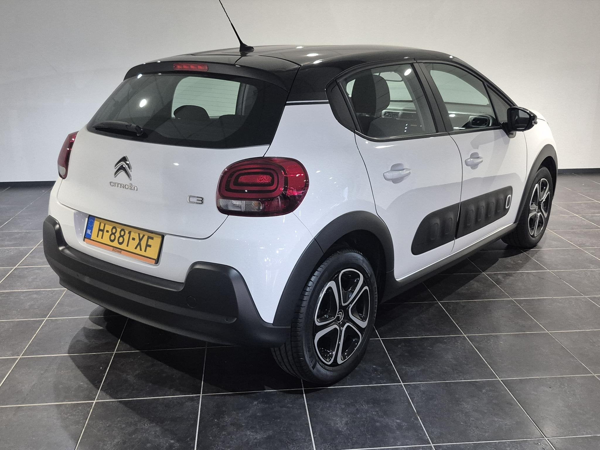 Citroen C3 1.2 PureTech S&S Feel Edition | Navigatie | Cruis, Voorwielaandrijving, Euro 6, 1199 cc, 82 pk