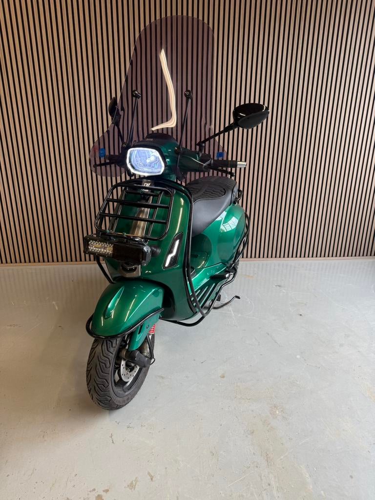 Vespa sprint full option brom, Fietsen en Brommers, Scooters | Vespa, Zo goed als nieuw, Vespa S, Benzine, Ophalen of Verzenden