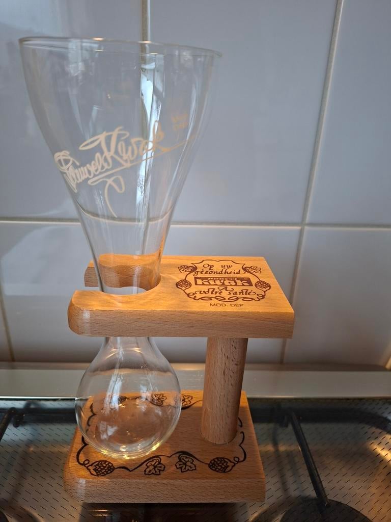 Kwak Bierglas + houten standaard Z.G.A.N zie foto's, Ophalen of Verzenden, Zo goed als nieuw, Bierglas