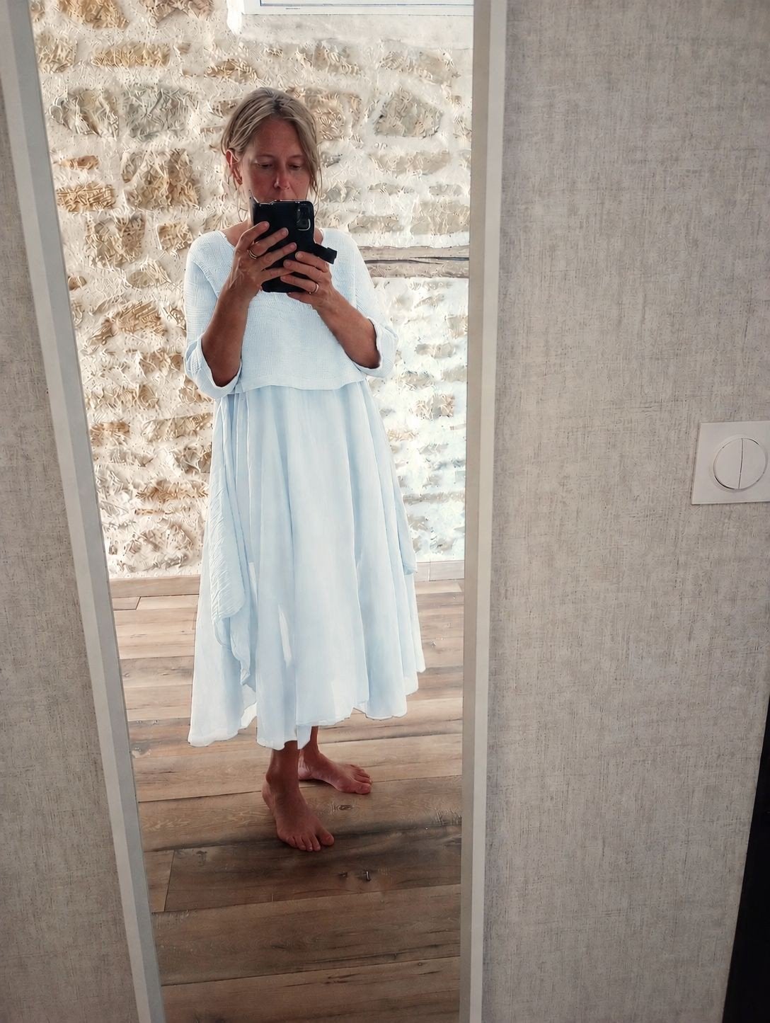 Lichtblauwe zomerjurk met gazen hesje - Nooit gedragen, Kleding | Dames, Jurken, Ophalen of Verzenden, Nieuw, Blauw, Onder de knie