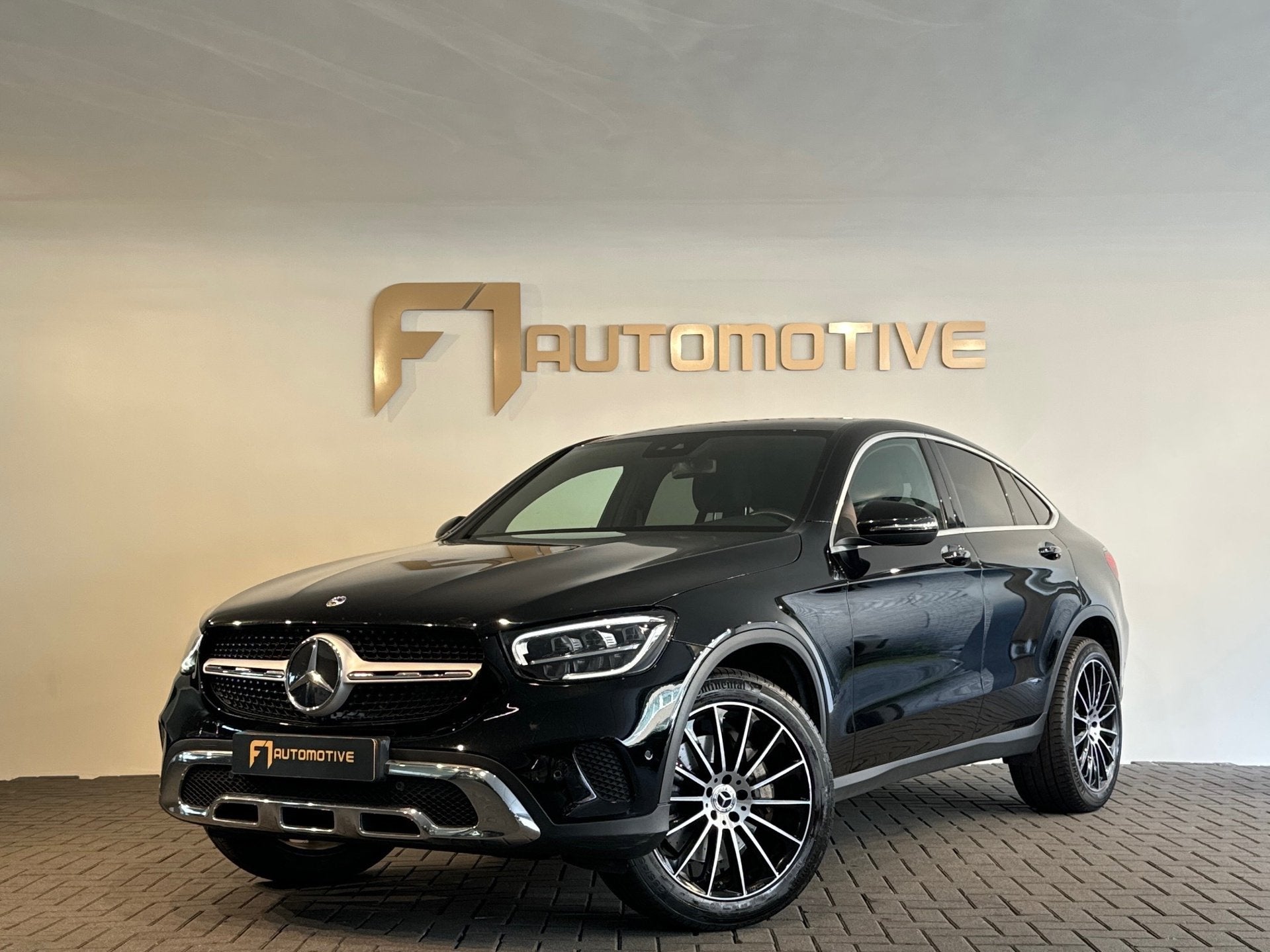 Mercedes-Benz GLC-klasse Coupé 300e 4MATIC Premium+ Trekhaa, Auto's, Automaat, Gebruikt, 4 cilinders, 2000 kg