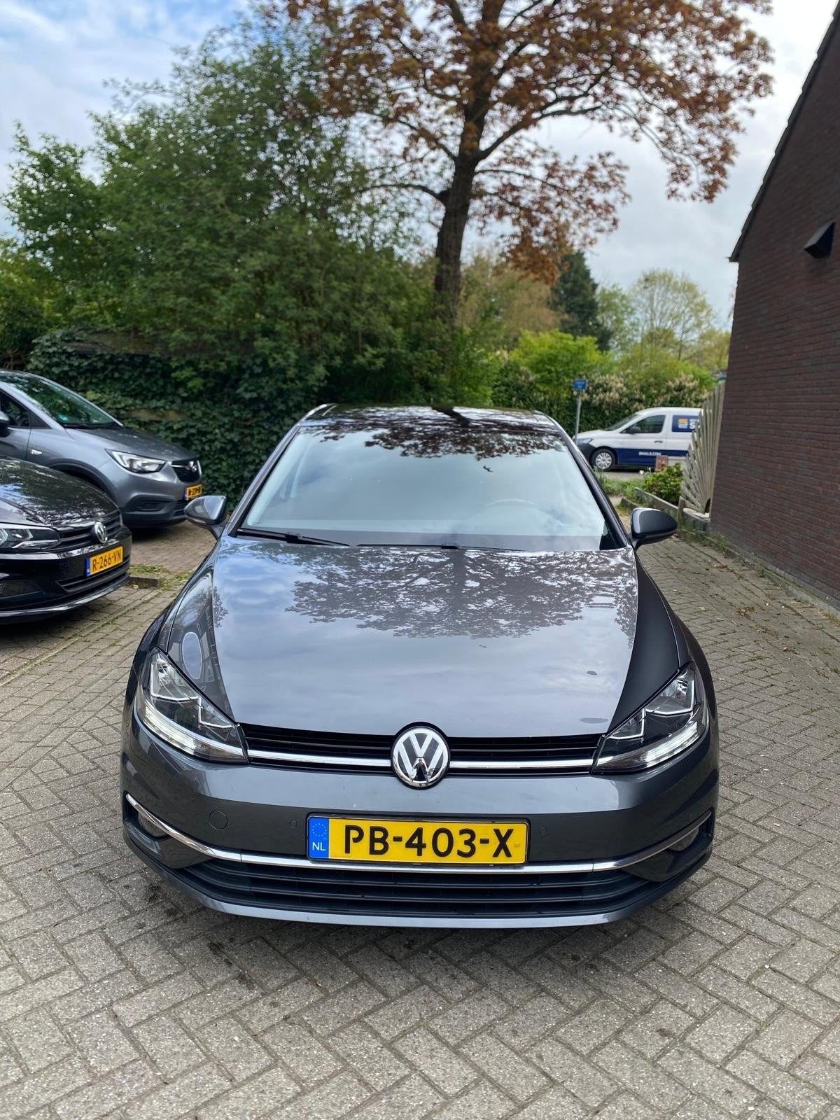 Volkswagen Golf 1.0 TSI 110pk 5D 2017 Grijs Panoramadak, Auto's, Adaptive Cruise Control, Origineel Nederlands, Handgeschakeld
