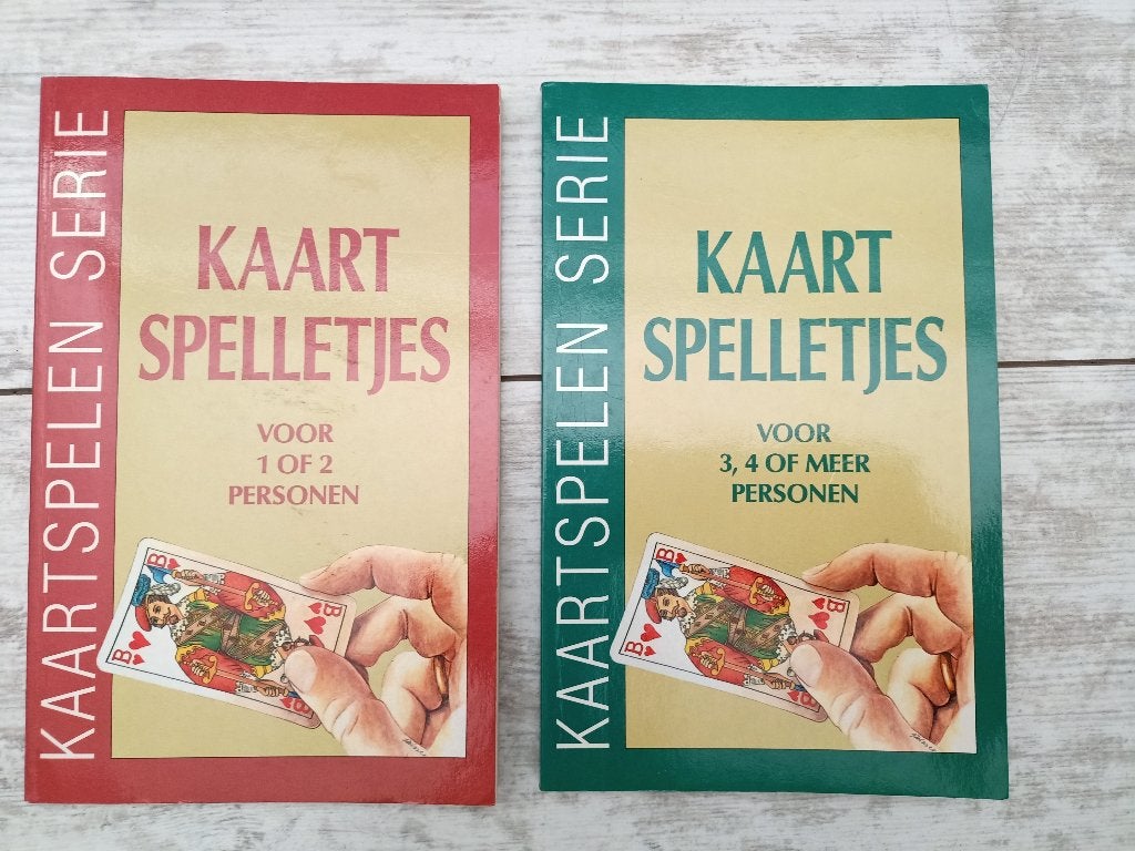 boek - 2 boeken met uitleg over diverse kaart spelletjes, Een of twee spelers, Ophalen of Verzenden, Zo goed als nieuw
