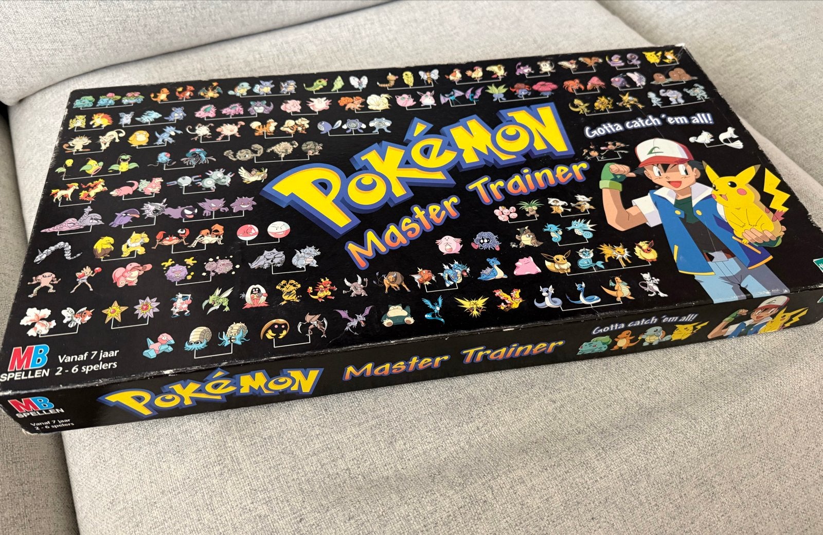 Pokémon Master Trainer Bordspel - MB Spellen, Hobby en Vrije tijd, Gezelschapsspellen | Bordspellen, Drie of vier spelers, Ophalen of Verzenden