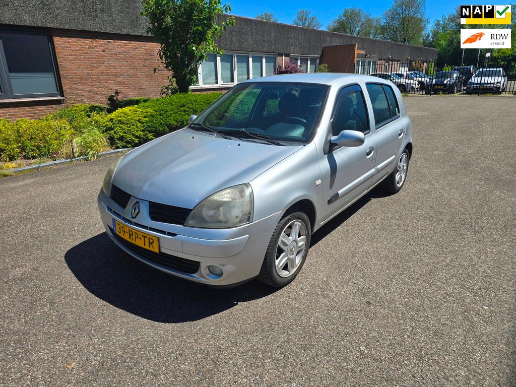 Renault Clio 1.2-16V Excitement Airco Nap Boekjes, Voorwielaandrijving, Gebruikt, 31 €/maand, 4 cilinders