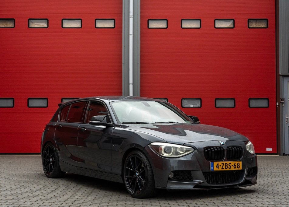 BMW 1-Serie 116i Aut 2014 Grijs (M135i look), Auto's, BMW, 4 cilinders, Origineel Nederlands, 1200 kg, 650 kg