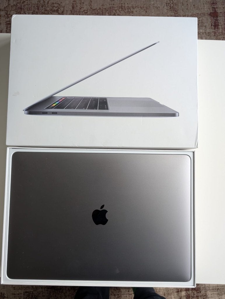 macbook pro 15 inch 2018, Gebruikt, 2 tot 3 Ghz, 512 GB, 16 GB