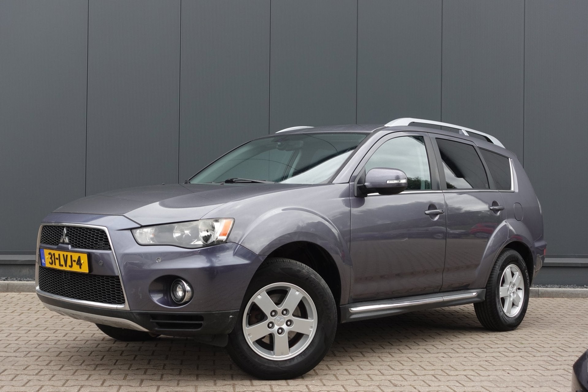 Mitsubishi Outlander 2.0 Intro Edition, Auto's, Mitsubishi, 1998 cc, Stof, 4 cilinders, Origineel Nederlands