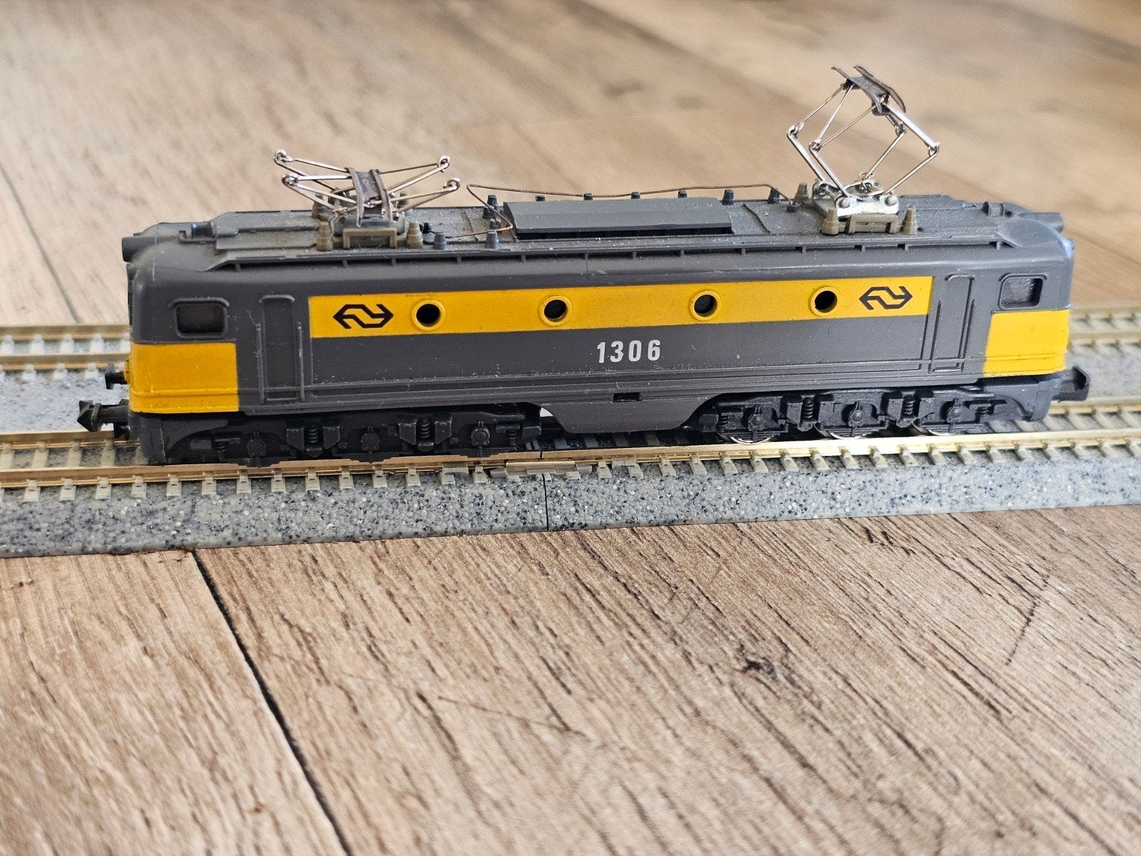 Zeldzame Ibertren NS 1306 N-spoor locomotief in nieuw staat, Overige merken, Ophalen of Verzenden, Gelijkstroom, Locomotief