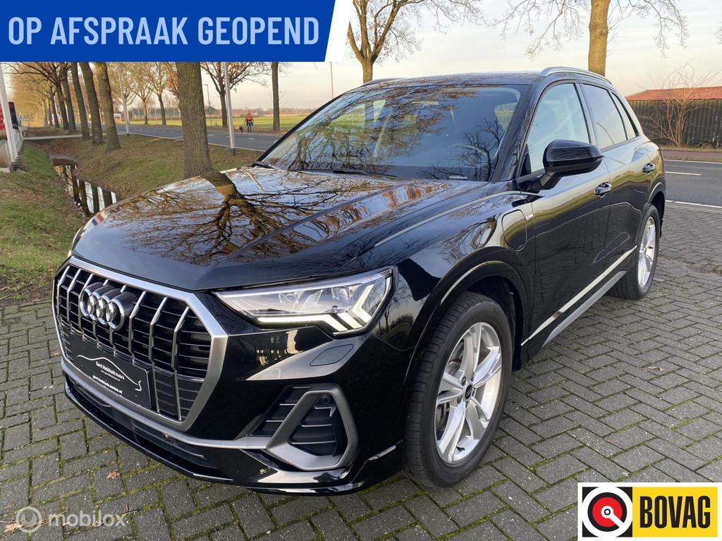 Audi Q3 45 TFSI e S Line I 19 Inch I Camera I Sonos I, Auto's, Audi, Stof, Gebruikt, Zwart, 150 pk