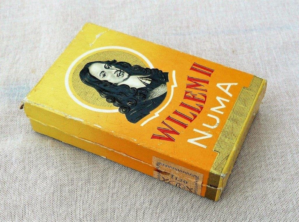 Karton ( leeg). Willem II numa 10 cigarillos 574 sigaren., Ophalen of Verzenden, Gebruikt, Tabaksdoos of Verpakking