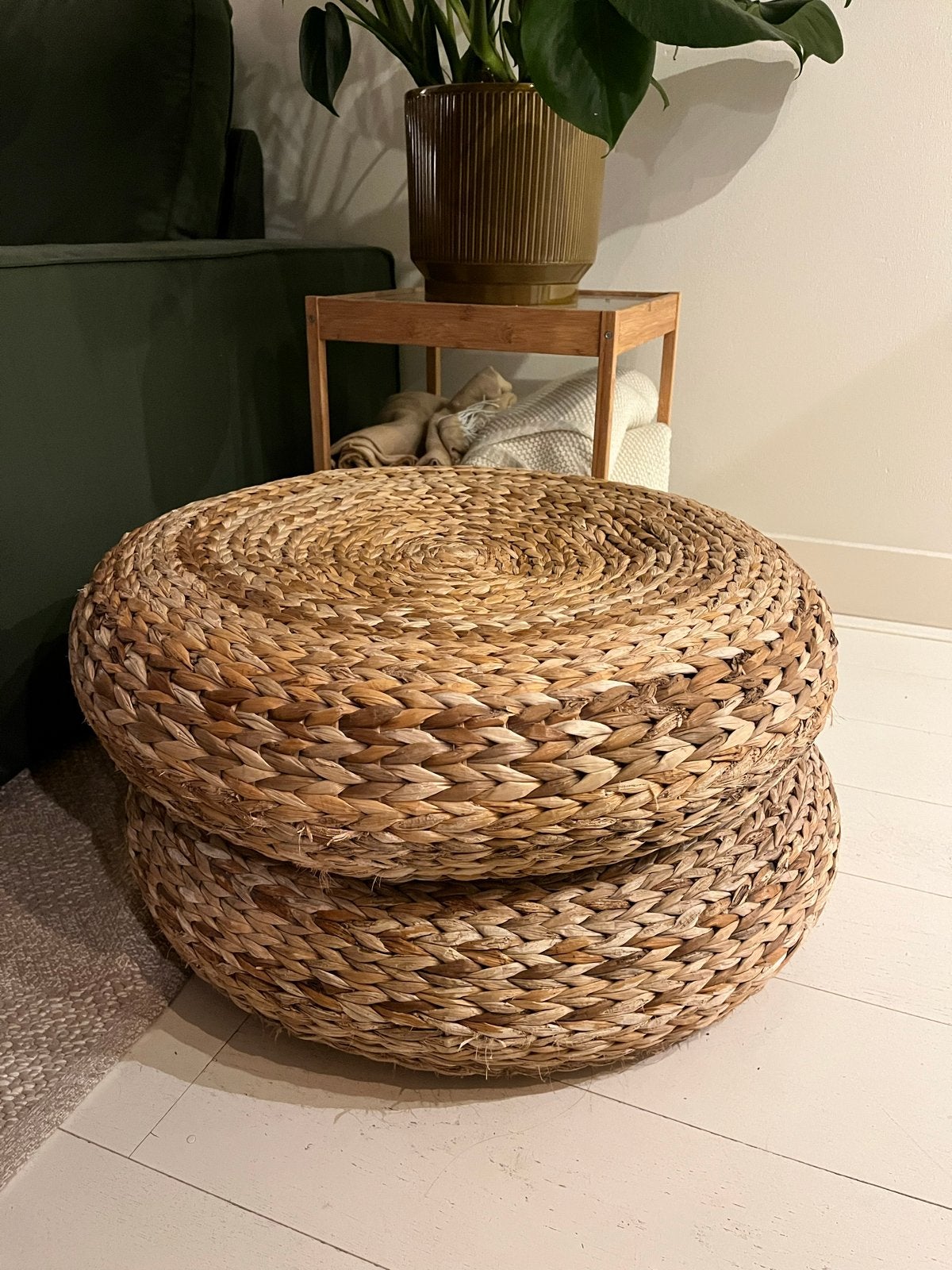 2x IKEA ALSEDA poefjes van riet - Zo goed als nieuw, Ophalen, Rond, Zo goed als nieuw, Riet of Rotan