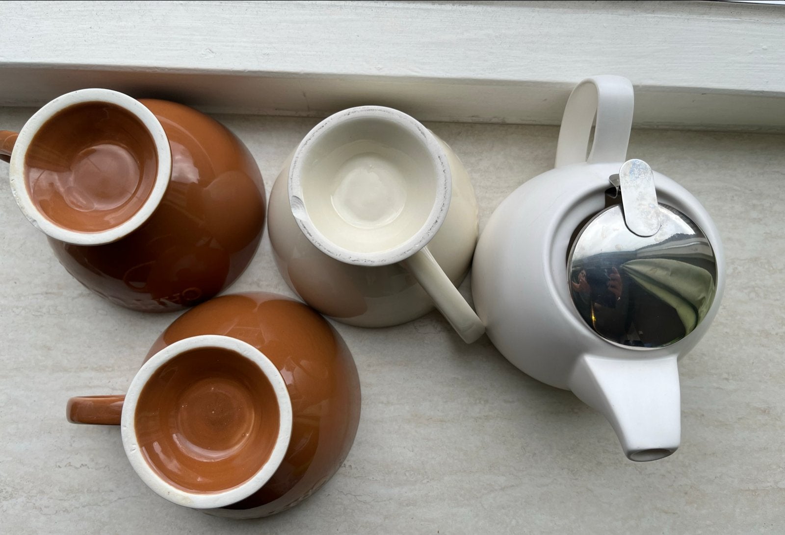Nieuw theepotje met 3 ruime cappuccino mokken, Nieuw, Steen/keramiek, Meerkleurig, Ophalen