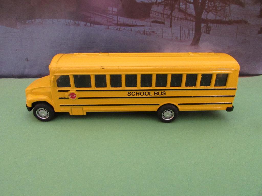 SCHOOLBUS . AMERICA, Ophalen of Verzenden, Zo goed als nieuw, Bus of Vrachtwagen, Overige merken