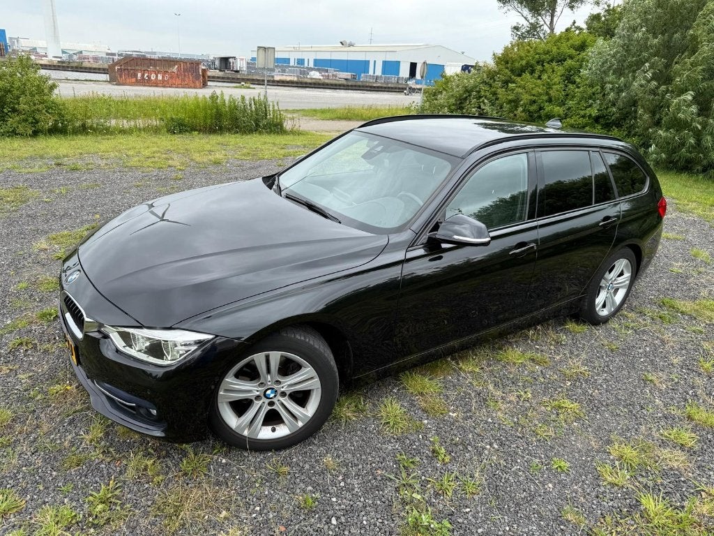 BMW 3-Serie 318i 136pk Aut 2018 Zwart, Auto's, BMW, Particulier, 3-Serie, 360° camera, ABS, Achteruitrijcamera, Airbags, Airconditioning
