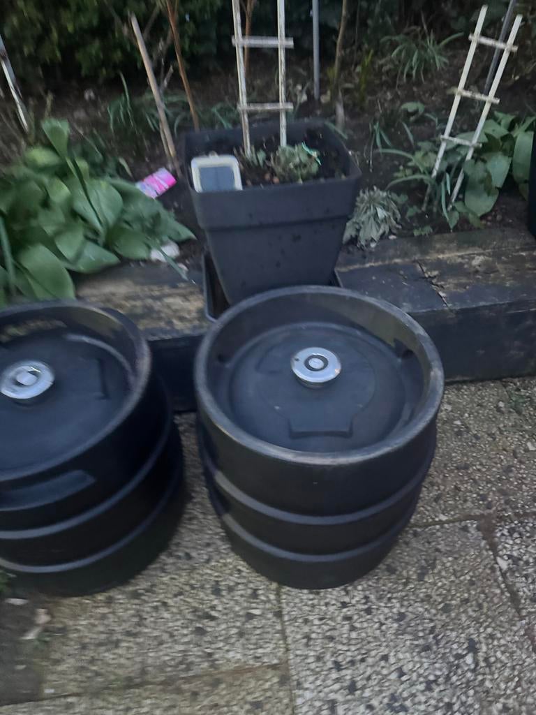 Drie bierfusten van 30 liter, Zwart, Overige typen, Nieuw, Ophalen of Verzenden